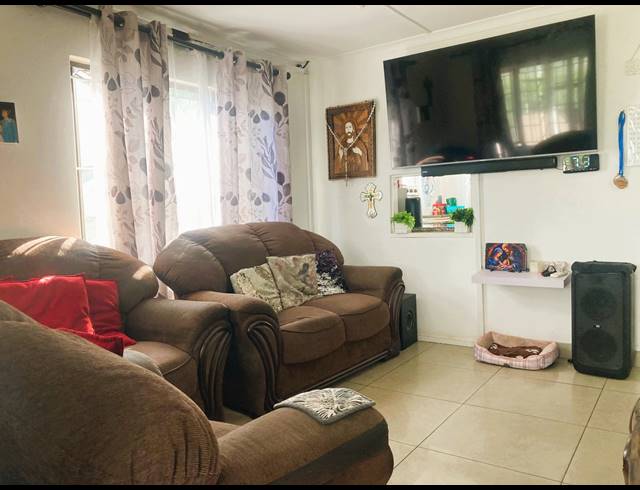 3 BEDROOM HOUSE FOR SALE IN BLUFF